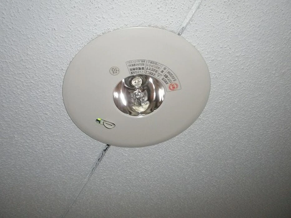 画像1413：避難器具避難ハッチ交換後