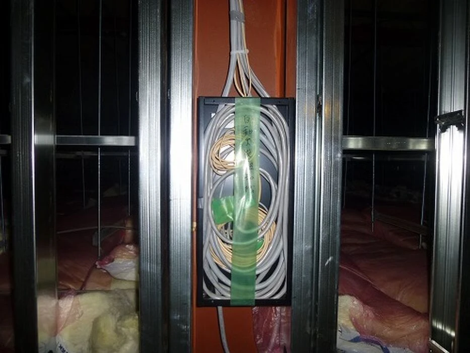 画像1439：避難器具避難ハッチ交換後