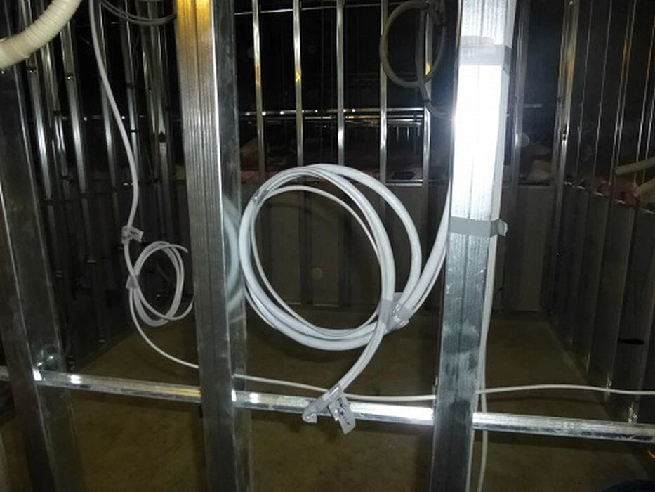 画像1440：避難器具避難ハッチ交換後