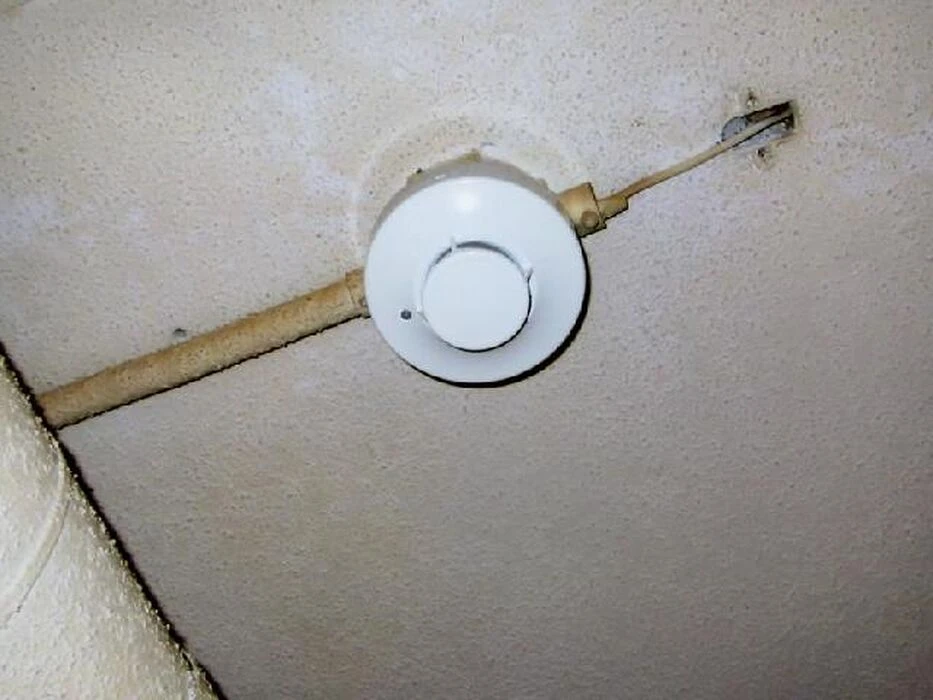 画像1479：避難器具避難ハッチ交換後