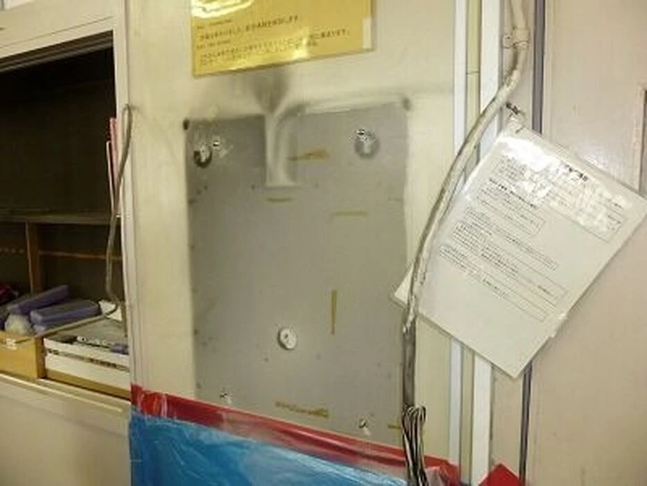 画像1531：避難器具避難ハッチ交換後