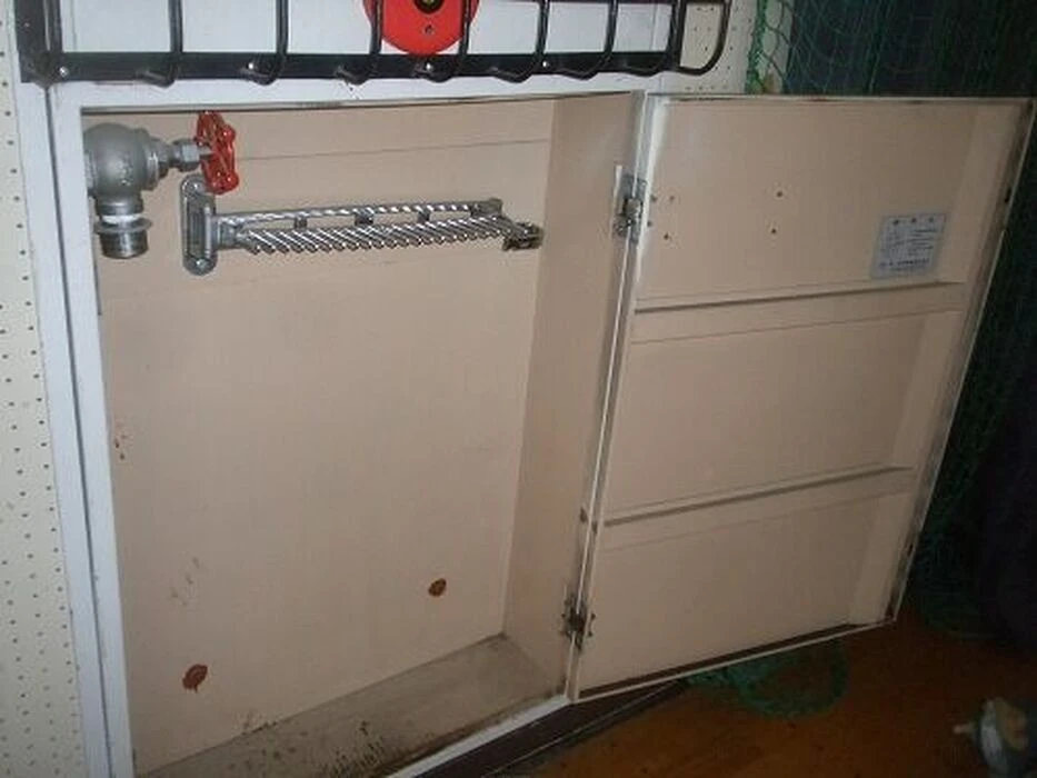 画像1561：避難器具避難ハッチ交換後