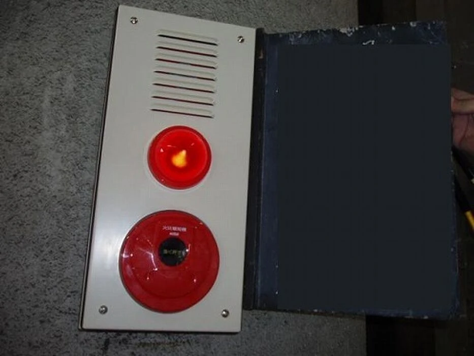 画像1567：避難器具避難ハッチ交換後